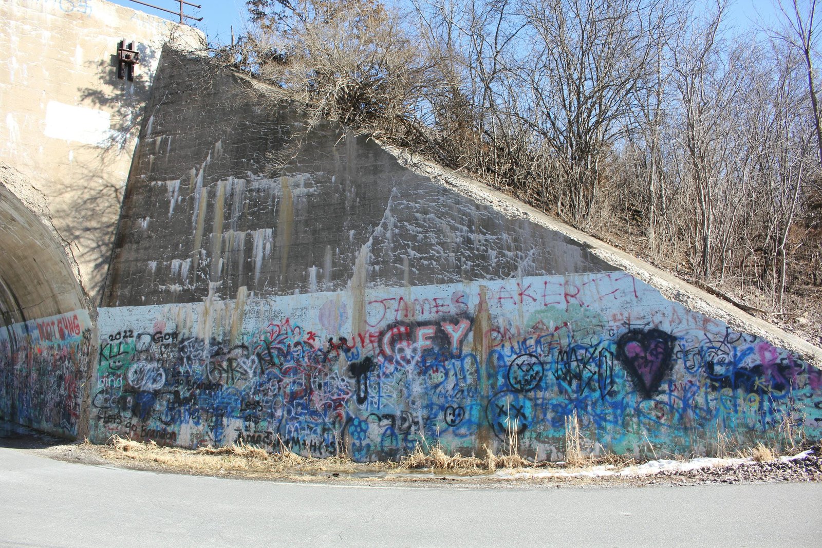 Southeast wing wall